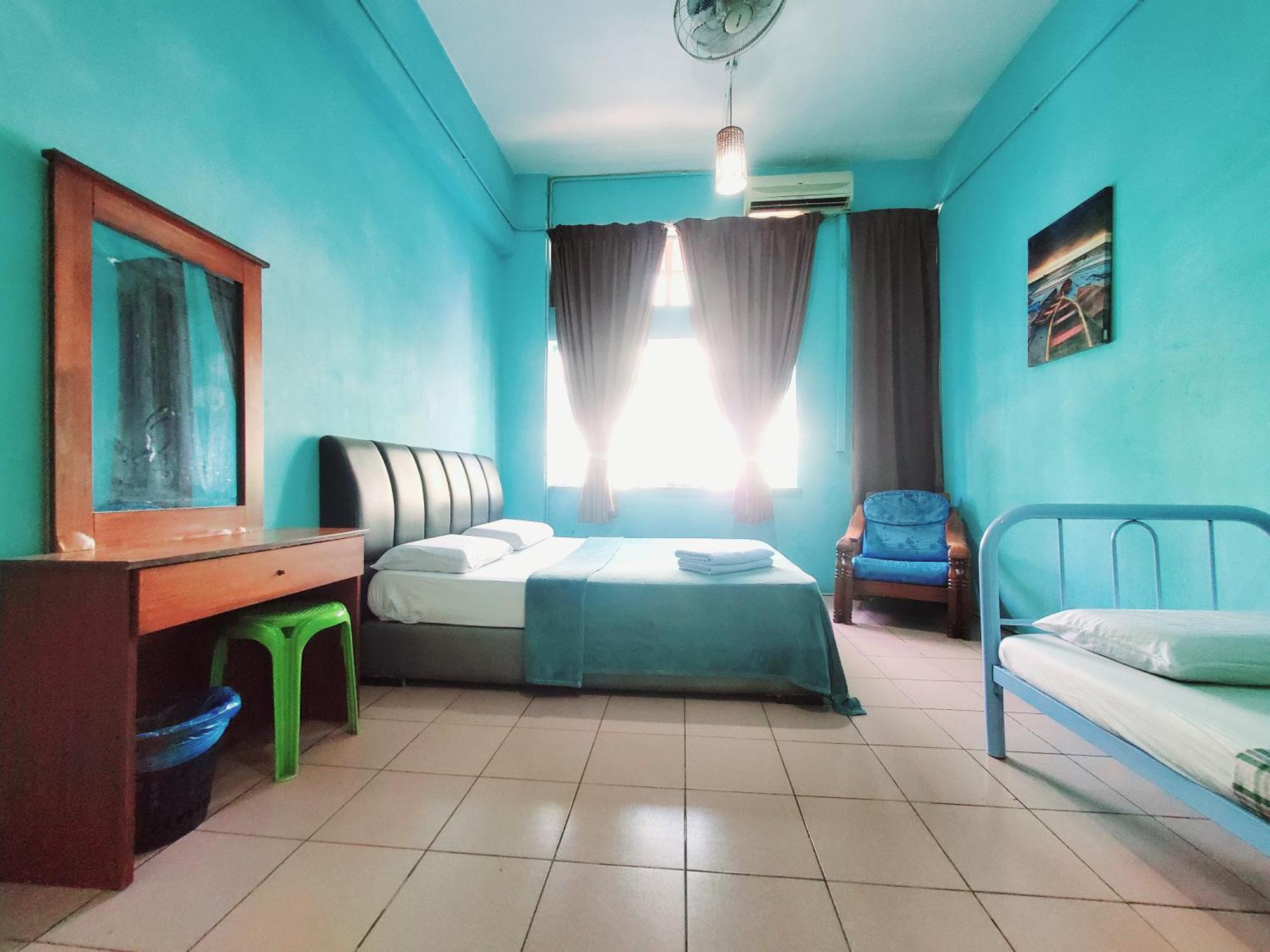 The Jesselton Cabin Sdn Bhd Kota Kinabalu Exterior photo