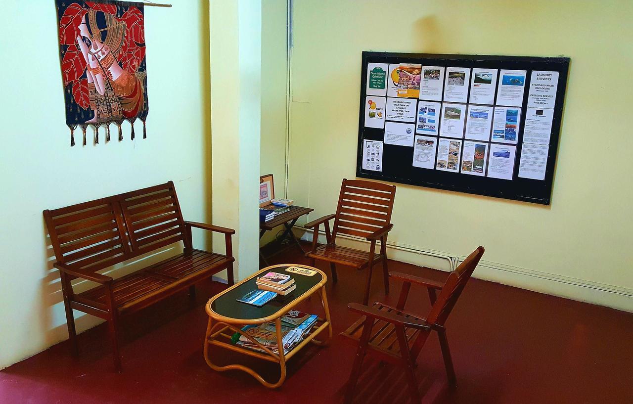 The Jesselton Cabin Sdn Bhd Kota Kinabalu Exterior photo